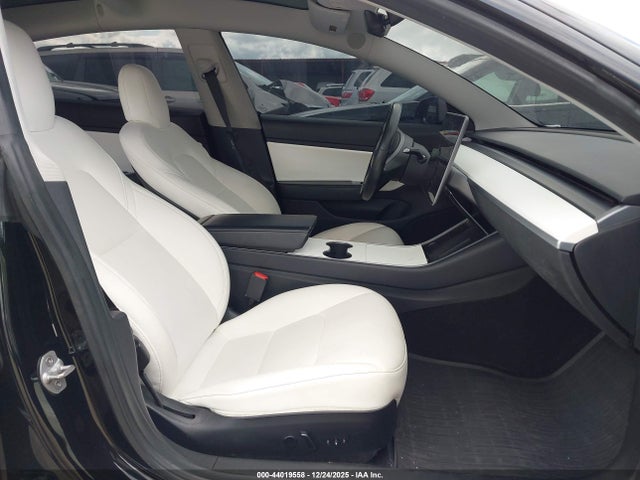 2018 TESLA MODEL 3 5YJ3E1EB8JF078723 Photo 4