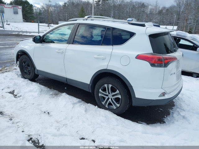 Toyota RAV4 LE 2017 2T3BFREV9HW567296 Image 3