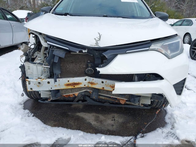 Toyota RAV4 LE 2017 2T3BFREV9HW567296 Image 6