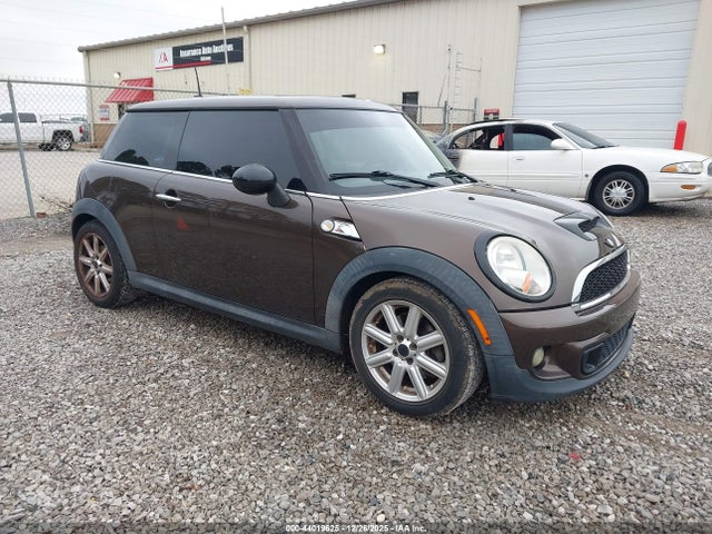 2011 MINI COOPER S WMWSV3C54BTY14282 Photo 0