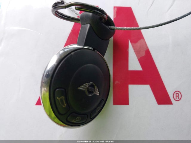 2011 MINI COOPER S WMWSV3C54BTY14282 Photo 10