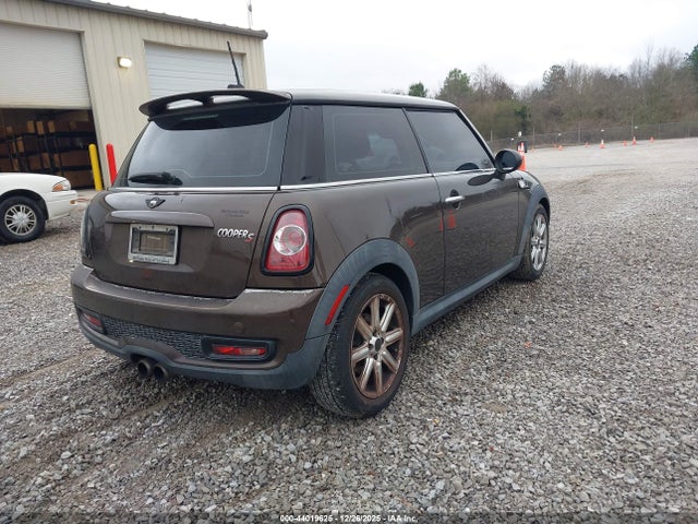 2011 MINI COOPER S WMWSV3C54BTY14282 Photo 3