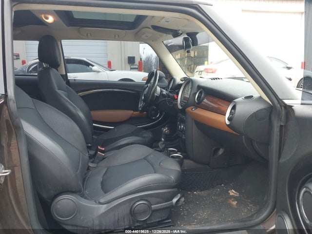 2011 MINI COOPER S WMWSV3C54BTY14282 Photo 4