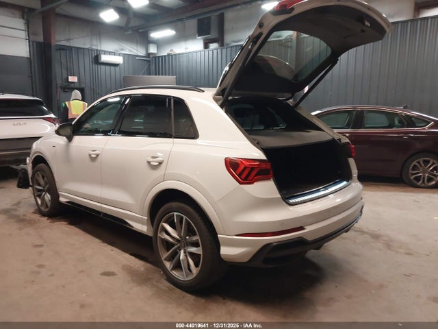44019641 :رقم المزاد ، WA1DECF30R1034947 vin ، 2024 Audi Q3 Premium 45 Tfsi S Line Quattro Tiptronic مزاد بيع