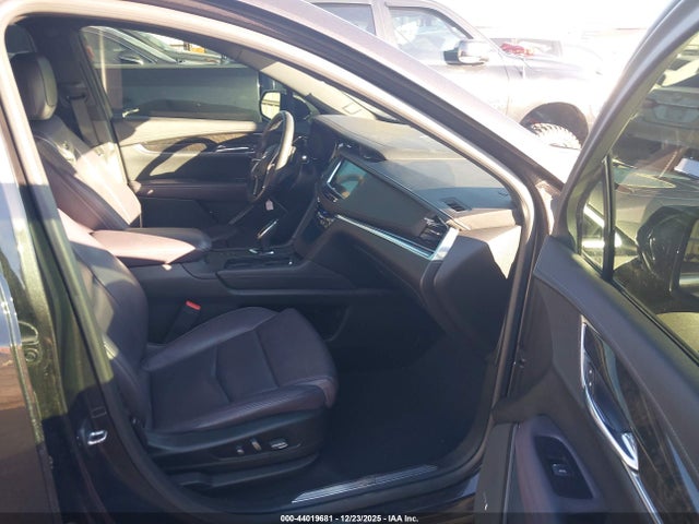 2017 CADILLAC XT5 1GYKNERSXHZ296349 Photo 4