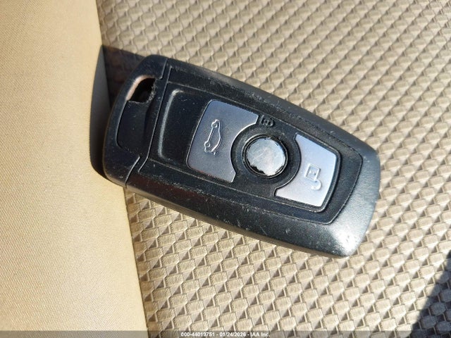44019751 :رقم المزاد ، WBA3B3C55EJ980484 vin ، 2014 Bmw 328i Xdrive مزاد بيع