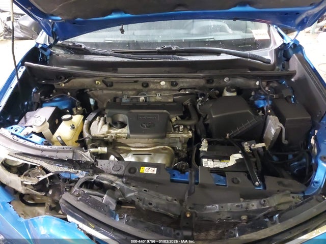 JTMZFREV5JJ183051 Toyota RAV4 LE
