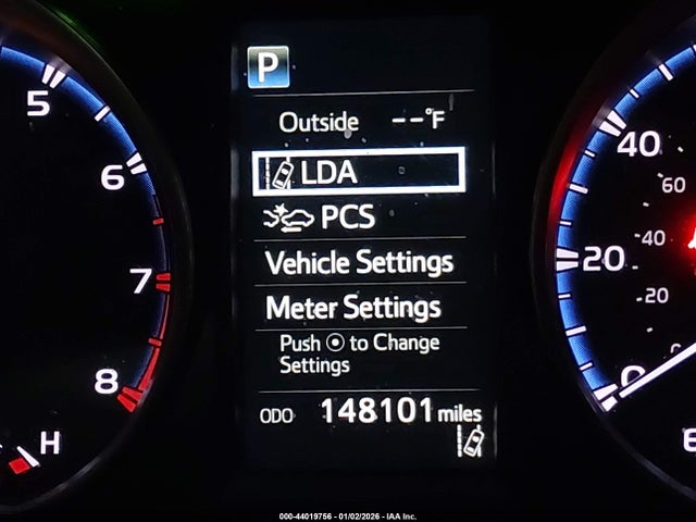 JTMZFREV5JJ183051 Toyota RAV4 LE