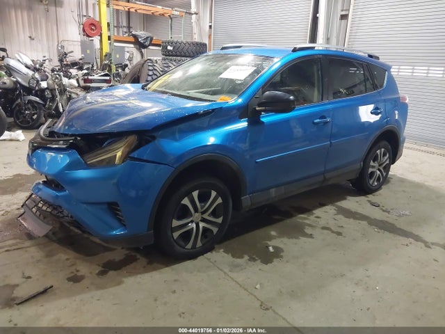 JTMZFREV5JJ183051 Toyota RAV4 LE