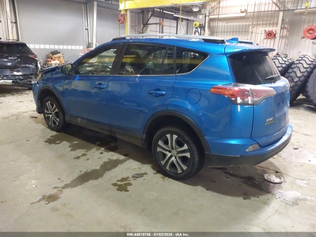 JTMZFREV5JJ183051 Toyota RAV4 LE