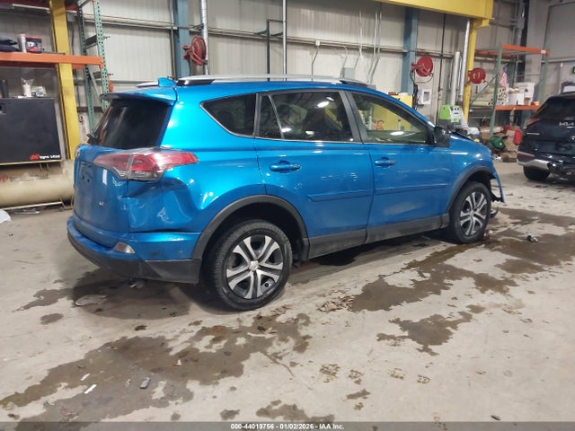 JTMZFREV5JJ183051 Toyota RAV4 LE