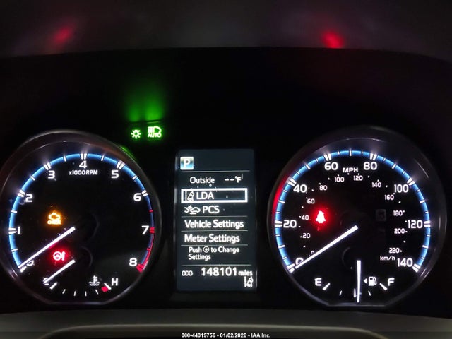 JTMZFREV5JJ183051 Toyota RAV4 LE