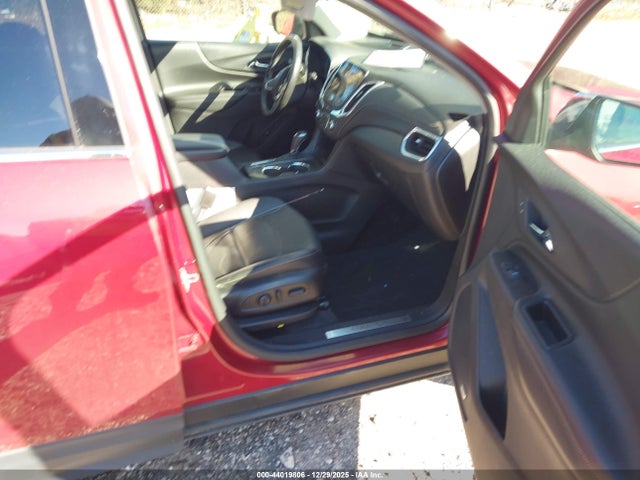 2GNAXNEV5K6130519 Chevrolet Equinox Premier