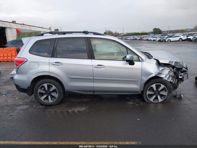 Subaru Forester 2.5i Premium 2017 JF2SJAGC6HH573494 Image 14