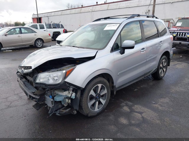 Subaru Forester 2.5i Premium 2017 JF2SJAGC6HH573494 Image 2