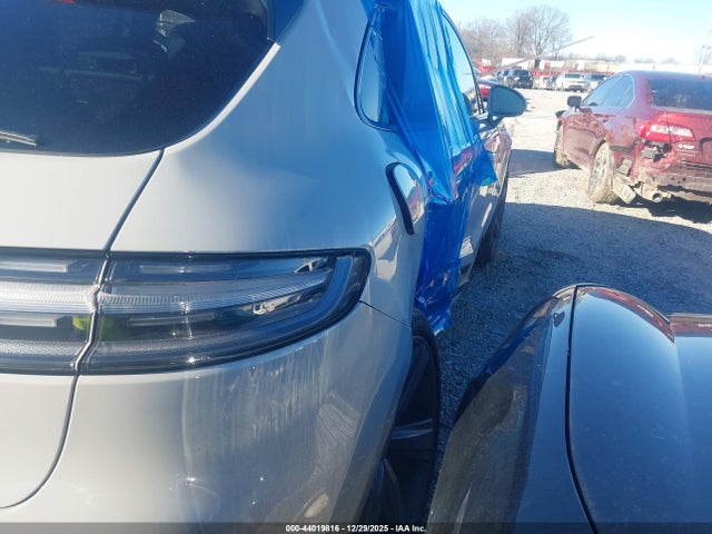 2024 PORSCHE MACAN WP1AG2A5XRLB36684 Photo 3