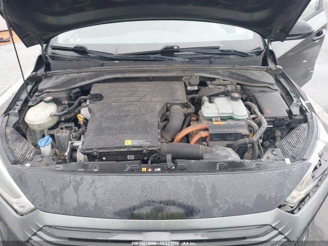 KMHC65LC6HU038881 Hyundai Ioniq Hybrid Blue