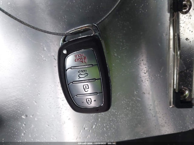 KMHC65LC6HU038881 Hyundai Ioniq Hybrid Blue
