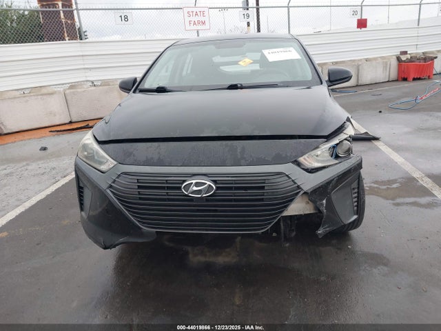 KMHC65LC6HU038881 Hyundai Ioniq Hybrid Blue