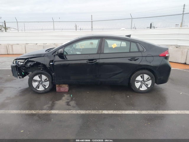 KMHC65LC6HU038881 Hyundai Ioniq Hybrid Blue
