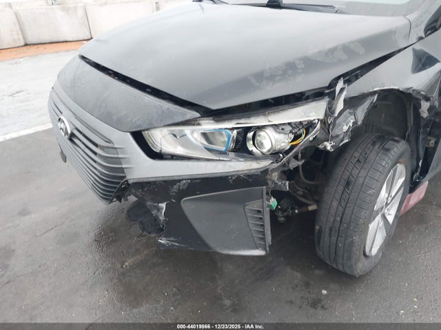 KMHC65LC6HU038881 Hyundai Ioniq Hybrid Blue