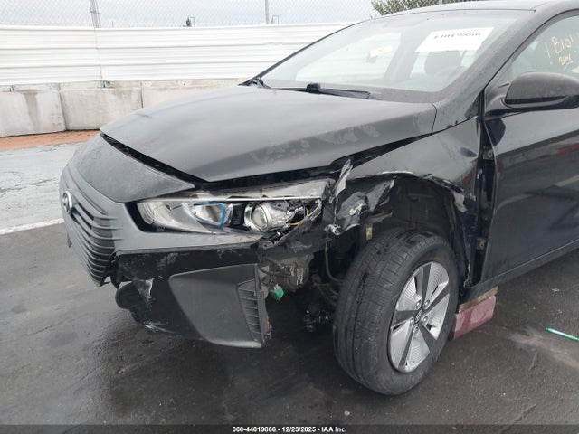 KMHC65LC6HU038881 Hyundai Ioniq Hybrid Blue