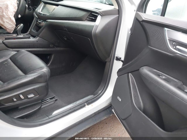2017 CADILLAC XT5 1GYKNDRS5HZ239793 Photo 4
