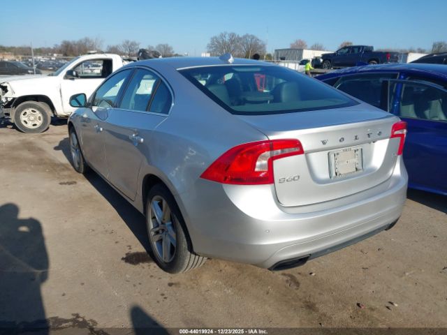 2015 VOLVO S60 YV126MFK0F1359983 Photo 2