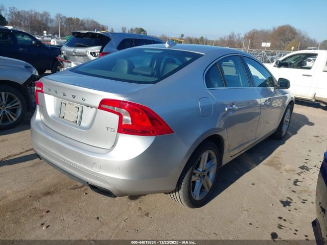2015 VOLVO S60 YV126MFK0F1359983 Photo 3