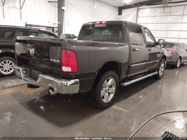2017 RAM 1500 3C6RR7LT9HG794832 Photo 3