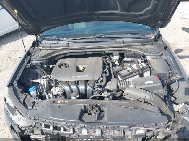 5NPD84LF8HH032419 Hyundai Elantra Limited