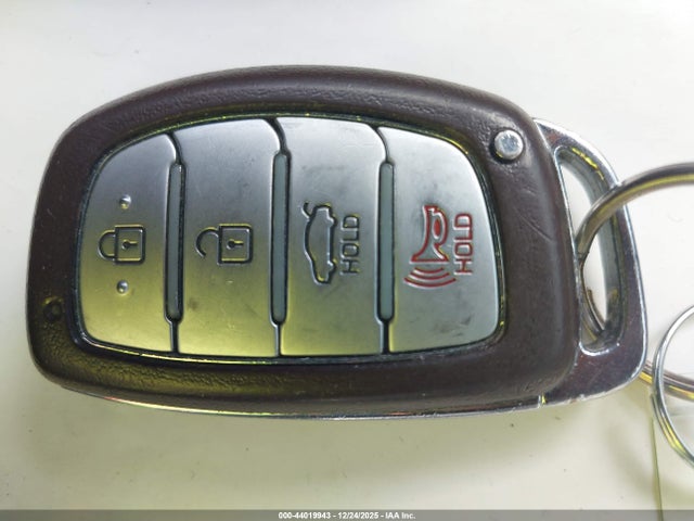 5NPD84LF8HH032419 Hyundai Elantra Limited