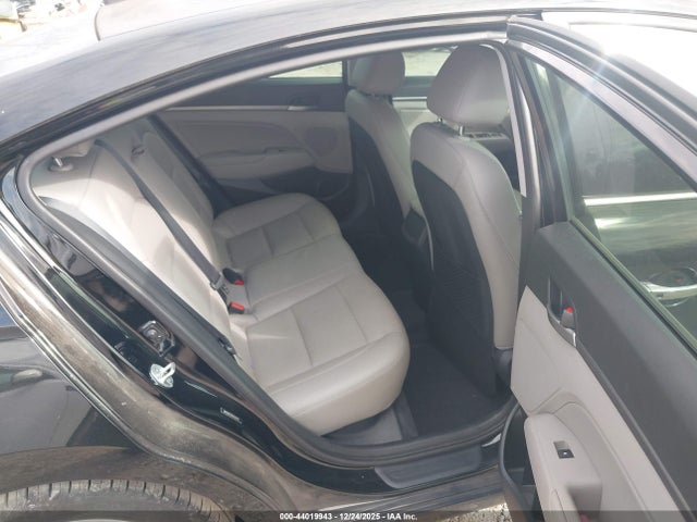 5NPD84LF8HH032419 Hyundai Elantra Limited
