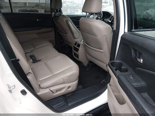 5FNYF6H95GB031926 Honda Pilot Touring