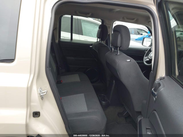 1C4NJPBB4HD103646 Jeep Patriot Sport Fwd