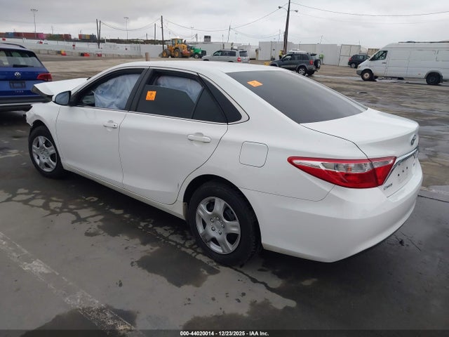 Toyota CAMRY LE 2017 4T1BF1FK2HU434622 Image 3