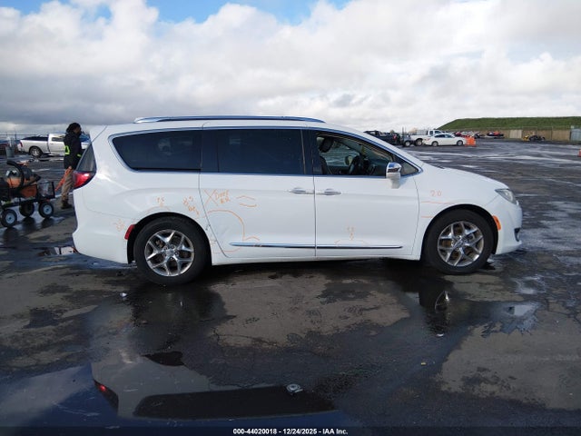 Chrysler Pacifica Limited 2019 2C4RC1GG7KR552370 Image 14