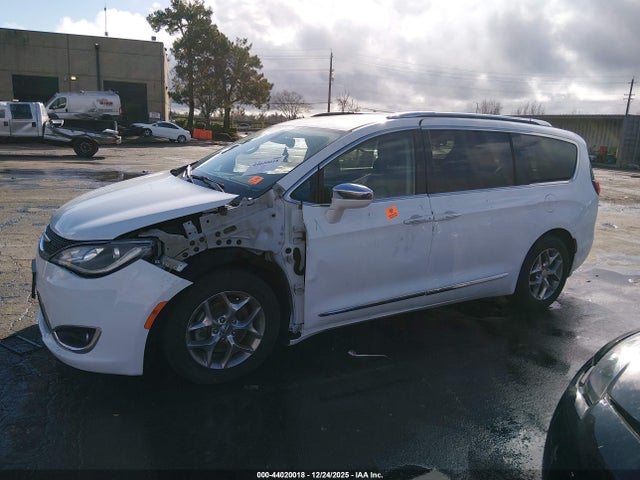 Chrysler Pacifica Limited 2019 2C4RC1GG7KR552370 Image 15