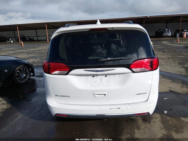 Chrysler Pacifica Limited 2019 2C4RC1GG7KR552370 Image 17