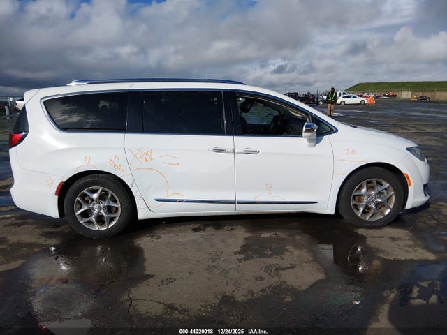 Chrysler Pacifica Limited 2019 2C4RC1GG7KR552370 Image 18