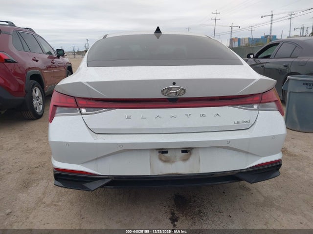 Hyundai Elantra Limited 2021 5NPLP4AG3MH028542 Image 17
