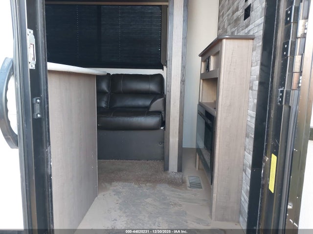 4YDT29021L7247663 Keystone Rv Hideout