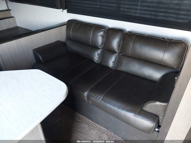 4YDT29021L7247663 Keystone Rv Hideout