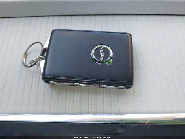 LYVA22RK1JB077446 Volvo Xc60 T6 Momentum