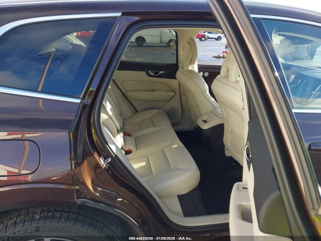 LYVA22RK1JB077446 Volvo Xc60 T6 Momentum