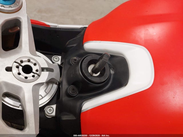 2018 DUCATI SUPERBIKE ZDM14B1W0JB008035 Photo 10