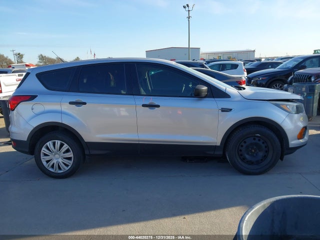 1FMCU0F75KUA18023 Ford ESCAPE S