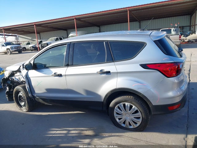 1FMCU0F75KUA18023 Ford ESCAPE S