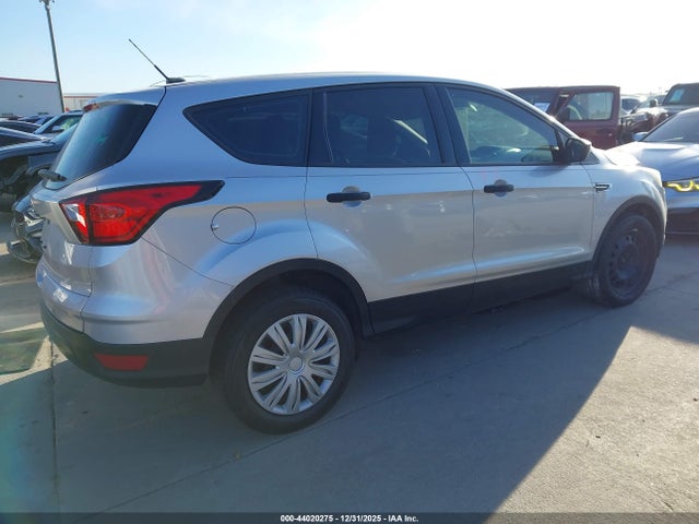 1FMCU0F75KUA18023 Ford ESCAPE S