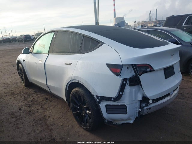 2023 TESLA MODEL Y 7SAYGDEE3PA125693 Photo 2